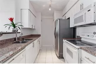 1155 Brickell Bay Dr, Miami, FL 33131 - Photo 4