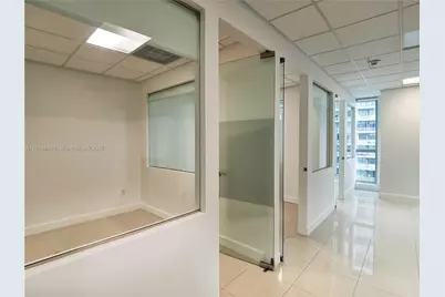 175 SW 7th St #2003, Miami, FL 33130 - Photo 4