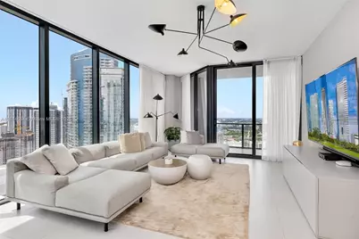 1000 Biscayne Blvd #3801, Miami, FL 33132 - Photo 12