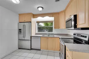 815 NW 98th Ave, Plantation, FL 33324 - Photo 10