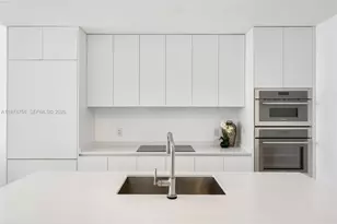 700 NE 24th St, Miami, FL 33137 - Photo 8