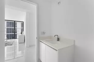 700 NE 24th St, Miami, FL 33137 - Photo 10