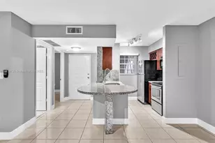 2890 N Oakland Forest Dr, Oakland Park, FL 33309 - Photo 4