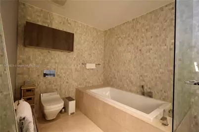 68 SE 6th St #3607, Miami, FL 33131 - Photo 14
