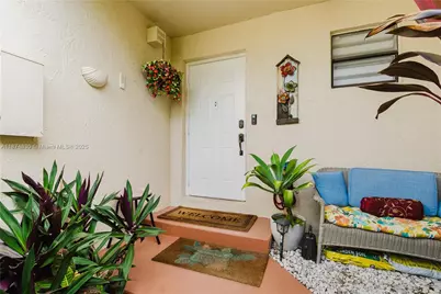 21195 Helmsman Dr #F12, Aventura, FL 33180 - Photo 4