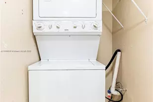 17600 NW 68th Ave, Hialeah, FL 33015 - Photo 10