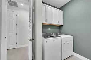 2340 Rollingwood Ct, Oakland Park, FL 33309 - Photo 16