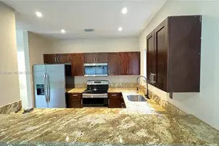 370 NE 34th Ave, Homestead, FL 33033 - Photo 10