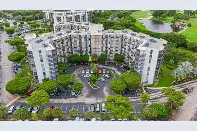 20400 W Country Club Dr #416, Aventura, FL 33180 - Photo 1