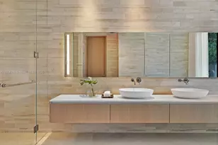 600 72nd St, Miami Beach, FL 33141 - Photo 16