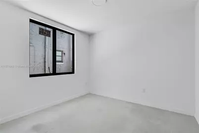 1656 NW 1st St, Miami, FL 33125 - Photo 10