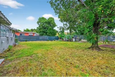 2850 NW 4th St, Miami, FL 33125 - Photo 4