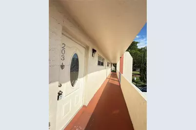 300 S Hollybrook Dr #203, Pembroke Pines, FL 33025 - Photo 2