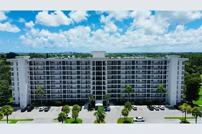 3100 N Palm Aire Dr #709, Pompano Beach, FL 33069 - Photo 1