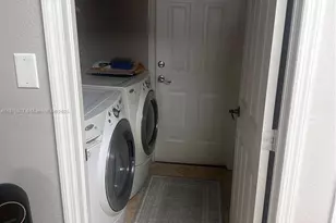 10865 NW 84th St, Doral, FL 33178 - Photo 6