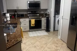 10865 NW 84th St, Doral, FL 33178 - Photo 4