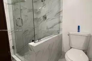 5255 Collins Ave, Miami Beach, FL 33140 - Photo 16