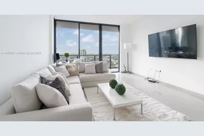 68 SE 6th St #3706, Miami, FL 33131 - Photo 4