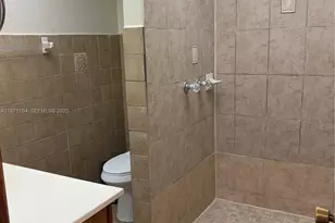 10090 NW 80th Ct, Hialeah Gardens, FL 33016 - Photo 32