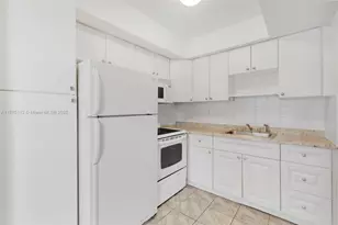 351 NE 57th Ct, Oakland Park, FL 33334 - Photo 4