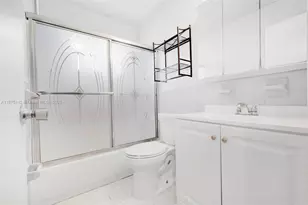 351 NE 57th Ct, Oakland Park, FL 33334 - Photo 20