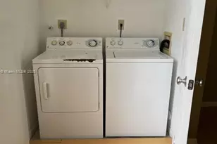 2820 N Oakland Forest Dr, Oakland Park, FL 33309 - Photo 12