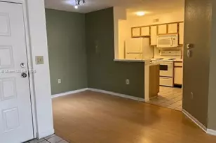 2820 N Oakland Forest Dr, Oakland Park, FL 33309 - Photo 4