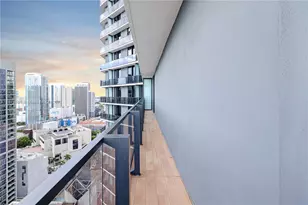 398 NE 5th St, Miami, FL 33132 - Photo 20