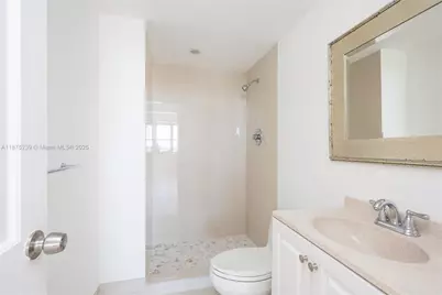 7441 Wayne Ave #12I, Miami Beach, FL 33141 - Photo 16