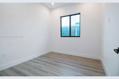 4518 NW 4th St, Miami, FL 33126 - Photo 10