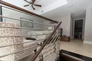 41 SE 5th St, Miami, FL 33131 - Photo 12