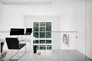 455 NE 39th St, Miami, FL 33137 - Photo 14