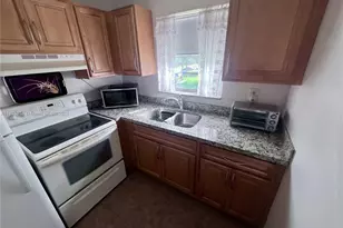 418 Sheffield Q, West Palm Beach, FL 33417 - Photo 18