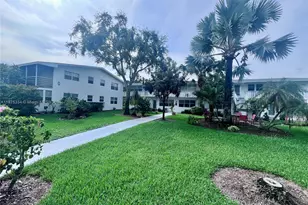418 Sheffield Q, West Palm Beach, FL 33417 - Photo 4