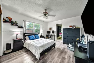 1317 W 61st Pl, Hialeah, FL 33012 - Photo 16