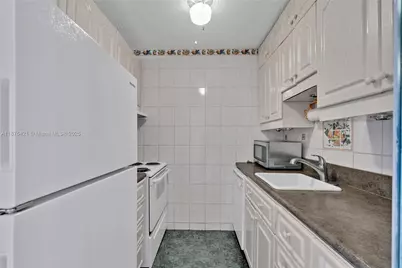 15610 NE 6th Ave #5C, Miami, FL 33162 - Photo 2