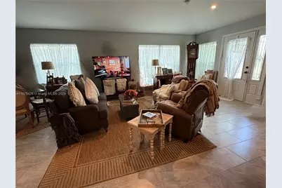 200 Village Circle, Labelle, FL 33935 - Photo 4