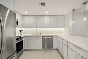 5401 Collins Ave, Miami Beach, FL 33140 - Photo 18