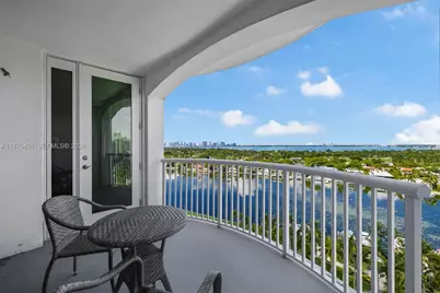 5401 Collins Ave #1231, Miami Beach, FL 33140 - Photo 12