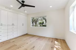 100 Edgewater Dr, Coral Gables, FL 33133 - Photo 14