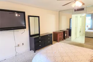 3375 N Country Club Dr, Aventura, FL 33180 - Photo 12