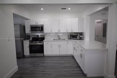 181 NE 121st St, North Miami, FL 33161 - Photo 4