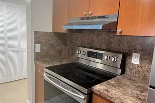 8180 Geneva Ct, Doral, FL 33166 - Photo 4