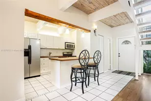 8811 Gatehouse Rd, Plantation, FL 33324 - Photo 2