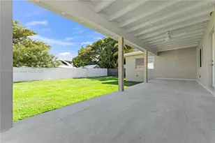 2722 NW 4th St, Miami, FL 33125 - Photo 4