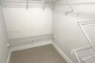 2720 S Oakland Forest Dr, Oakland Park, FL 33309 - Photo 16