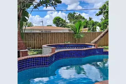 550 NE 174th St, North Miami Beach, FL 33162 - Photo 36