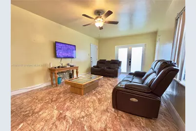 1195 NW 48th St, Miami, FL 33127 - Photo 4