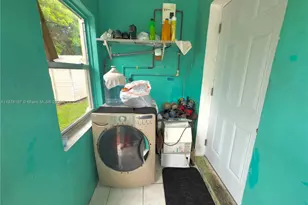 1195 NW 48th St, Miami, FL 33127 - Photo 12