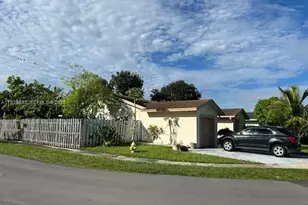 9604 NW 49th St, Sunrise, FL 33351 - Photo 2